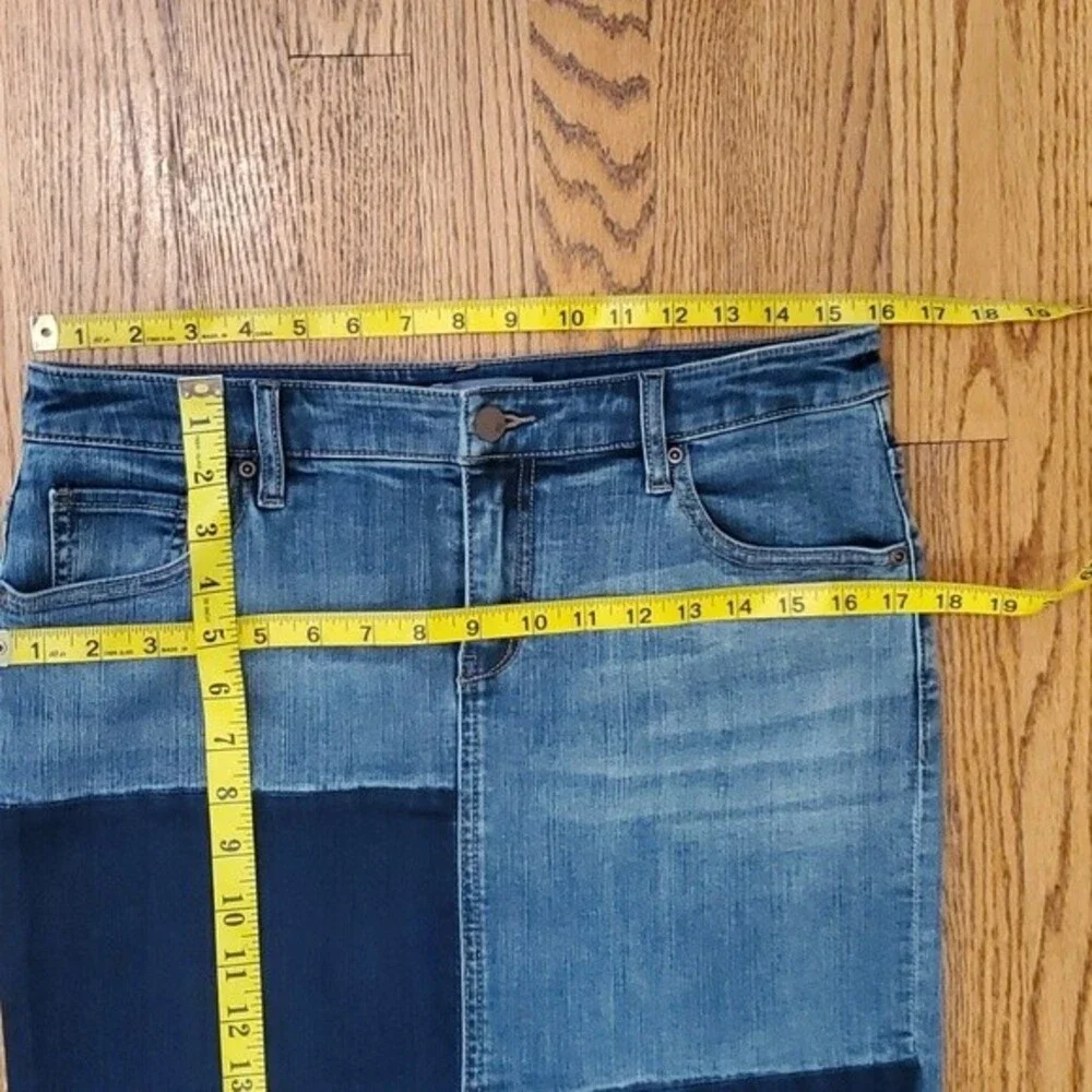 PATCHWORK JEAN SKIRT SIZE 8 MIDI LENGTH STRETCH  NY & CO DARK LIGHT